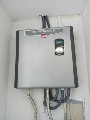 Best In The Class Handyman Logo