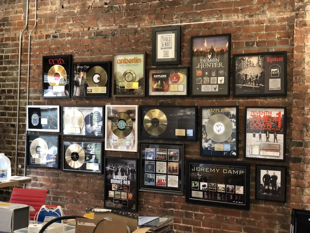 Slide of Bixno Handy