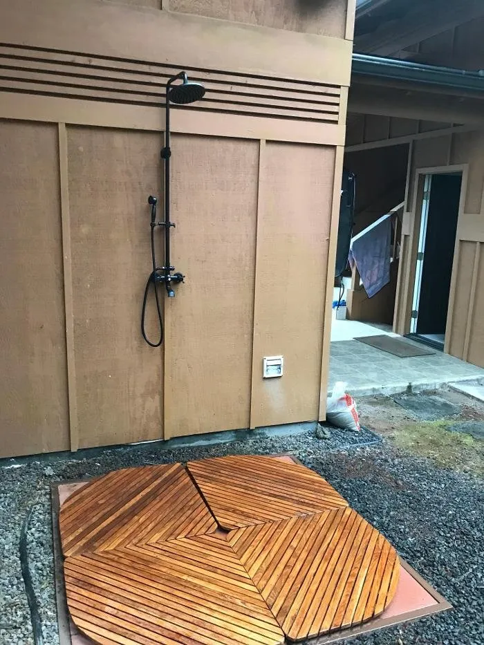 Emergency drain cleaning for homes in Kailua-Kona, HI by Black N White Plumbing