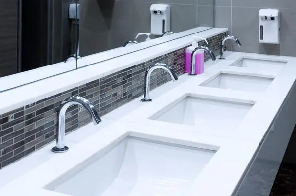 Black N White Plumbing Logo