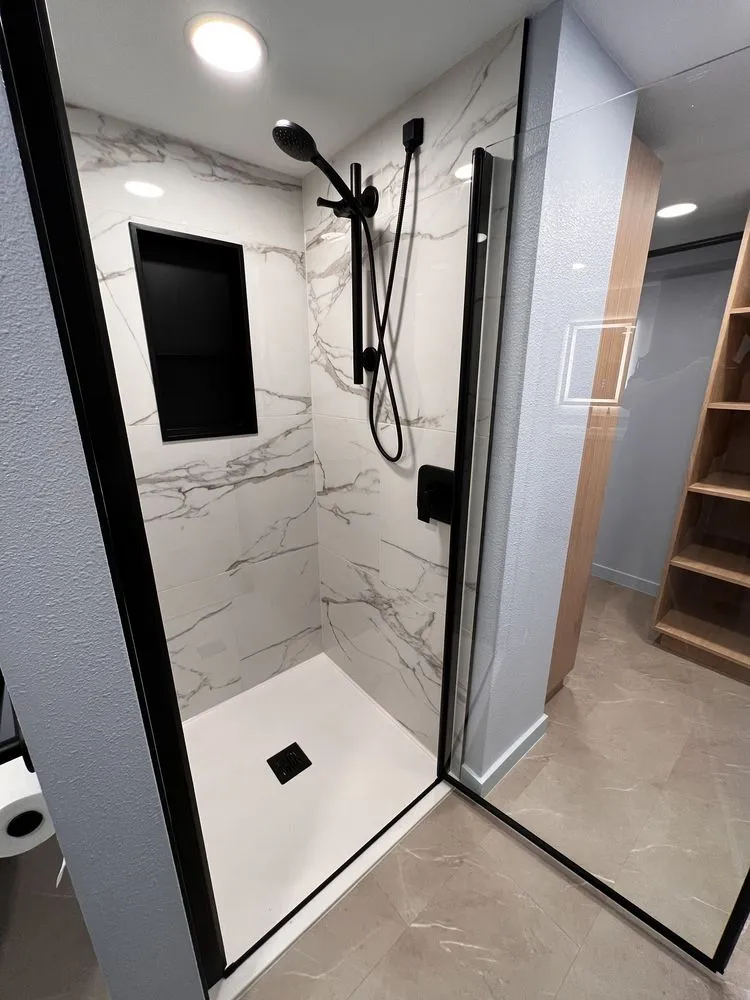 Slide of Blue Crow Plumbing