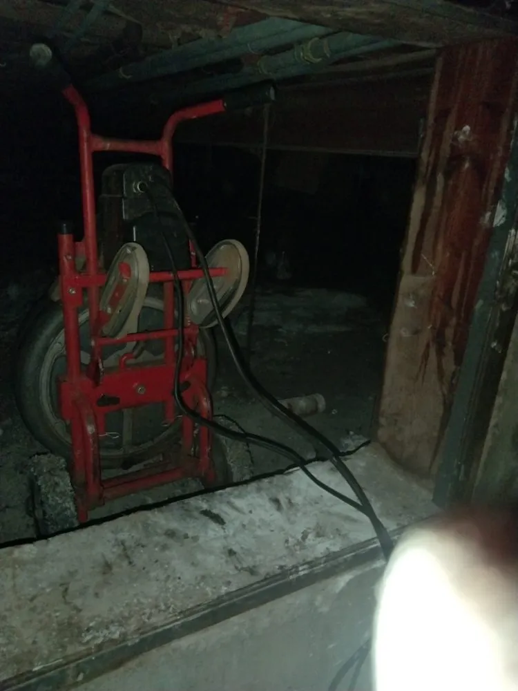 Slide of Bob's Root'r Service