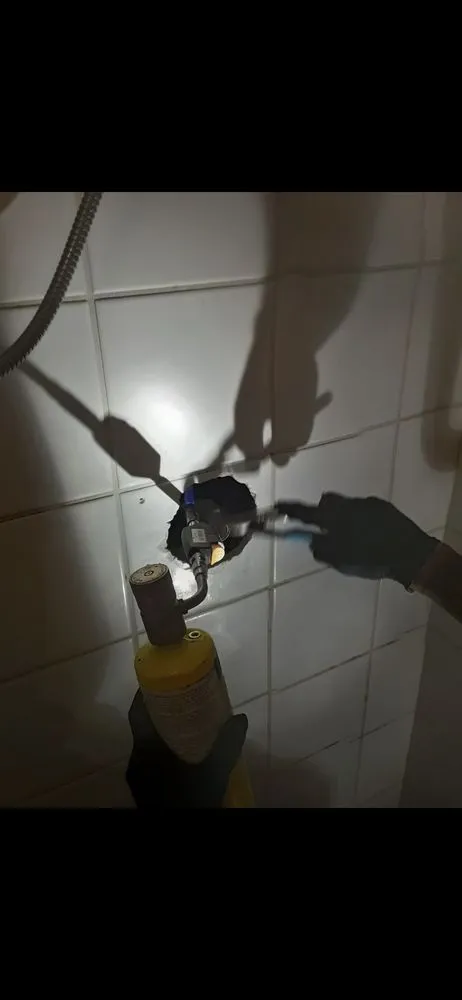 Slide of Breakthrough Plumbing and Rooting