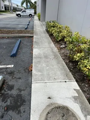 Brown's get it right Logo