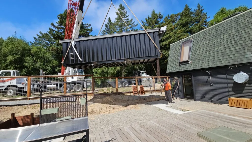 Slide of Builders and Moore