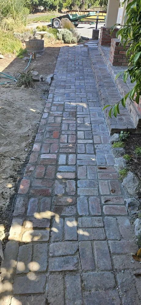 Slide of Builders and Moore