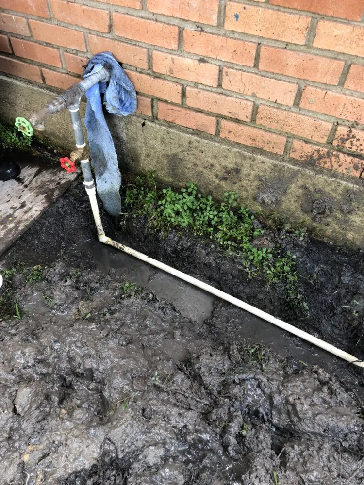 Trusted water heater service service in Houston, TX - Byrd's Maintenance and Plumbing Service