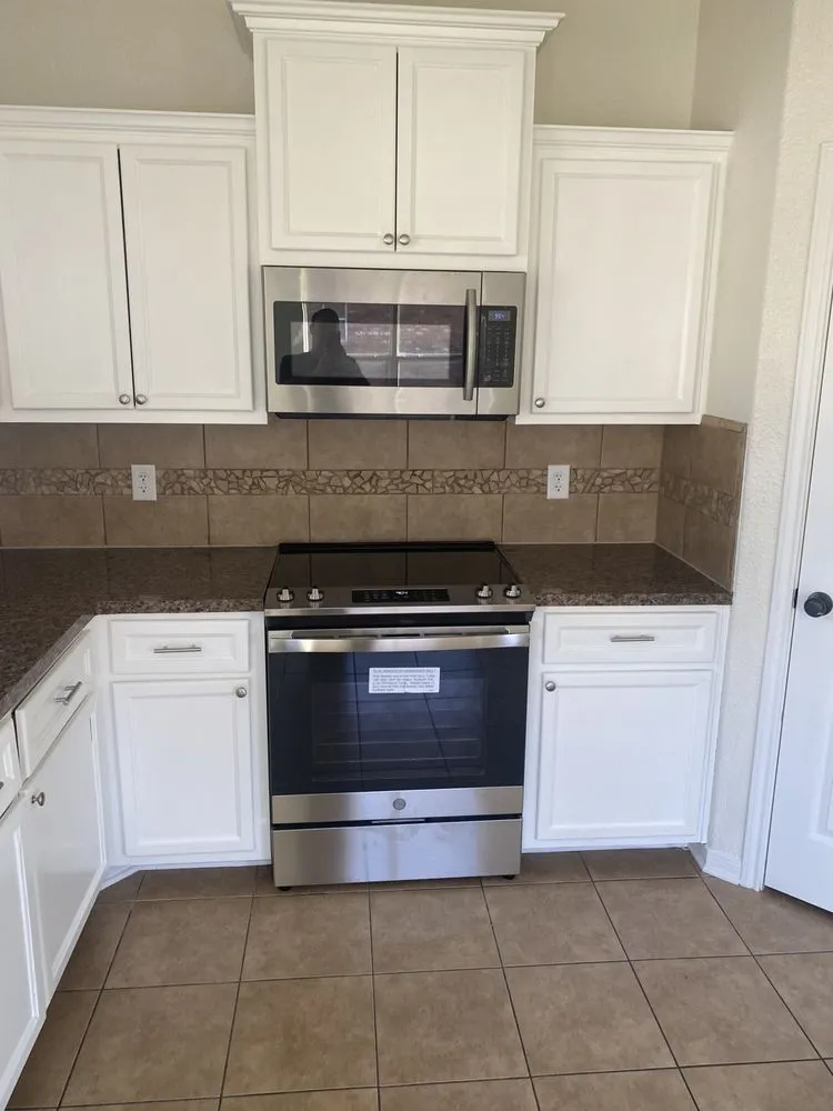 Slide of C and R Customs