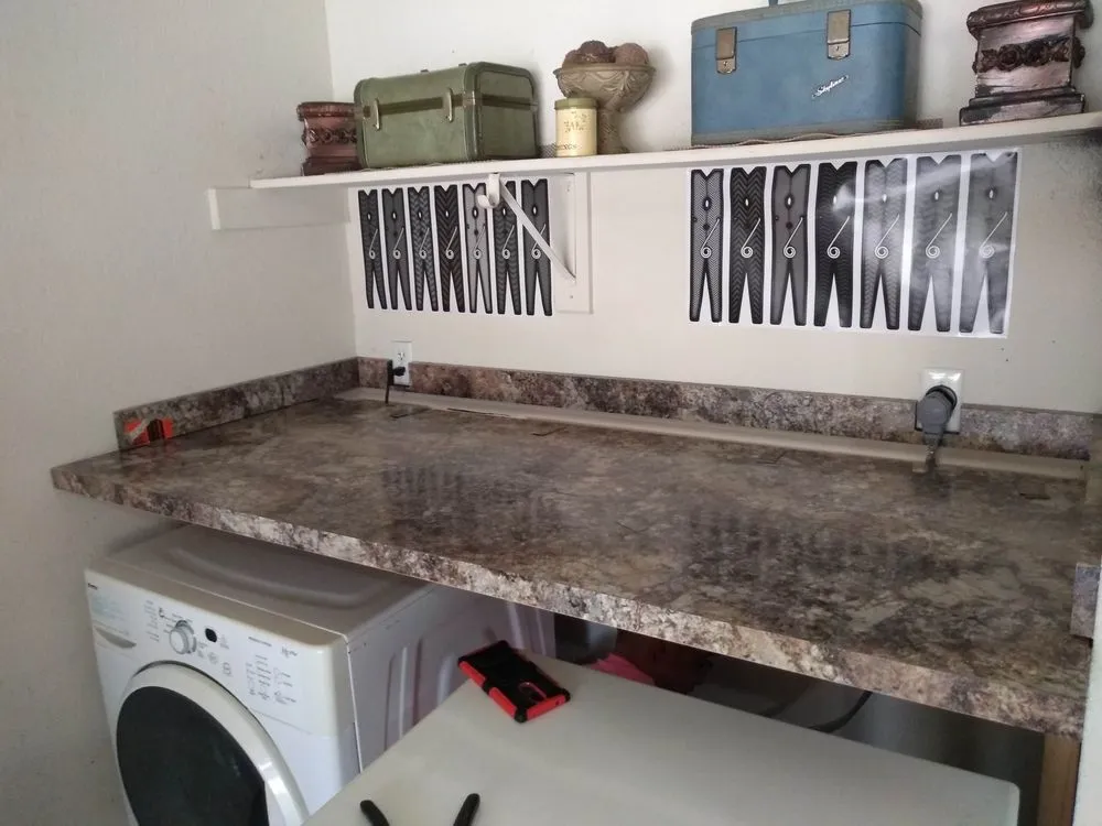 Slide of C and R Customs