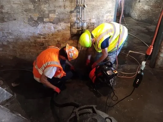 C. B. Contracting Logo