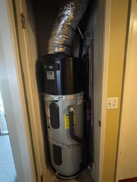 Expert water heater service for homes in Santa Fe Springs, CA by California United Plumbing