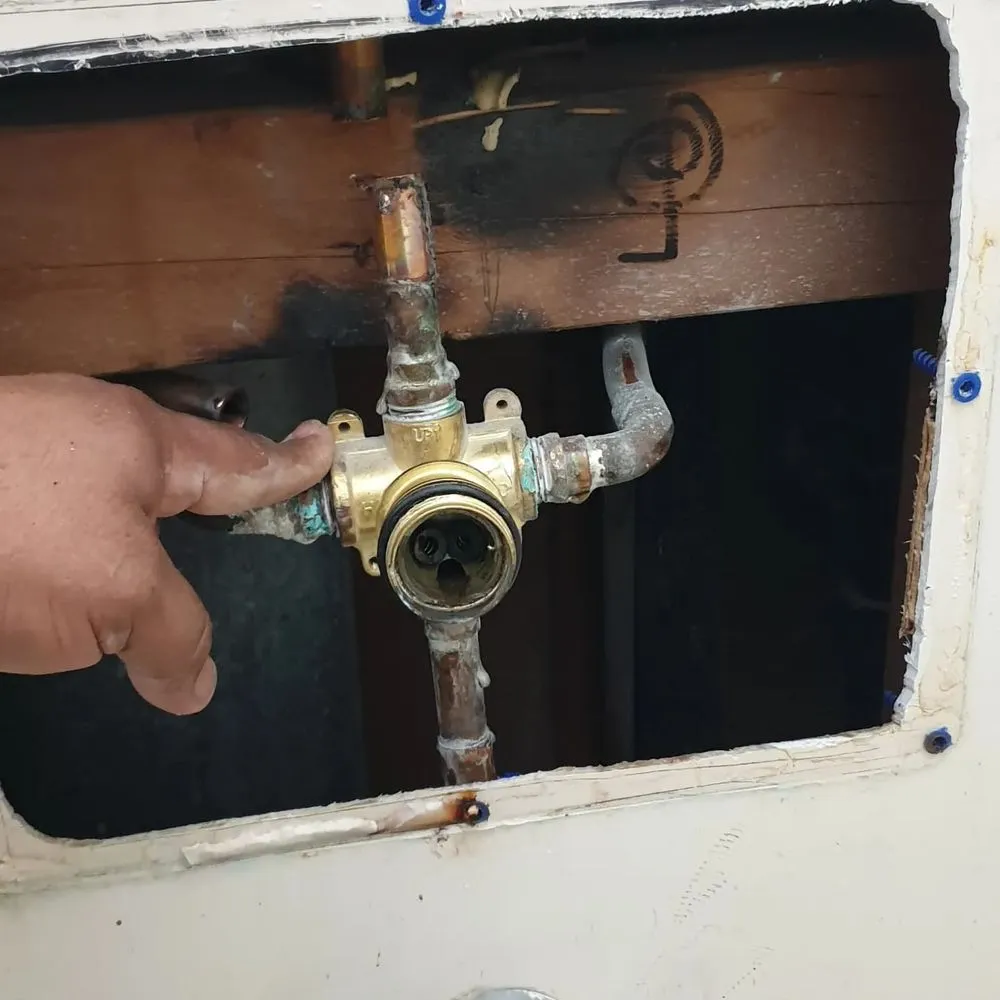 Trusted emergency plumbing for homes in Los Angeles, CA by Calix Plumbing