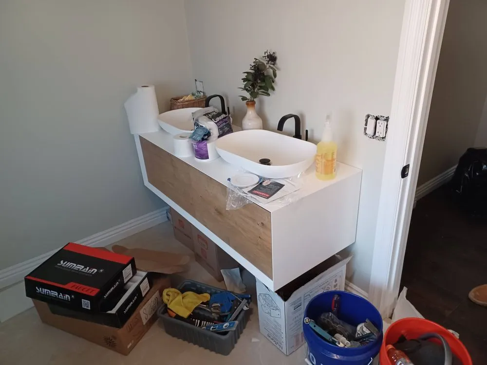 Emergency emergency plumbing in Inglewood, CA by Camelot Plumbing & Handyman Service