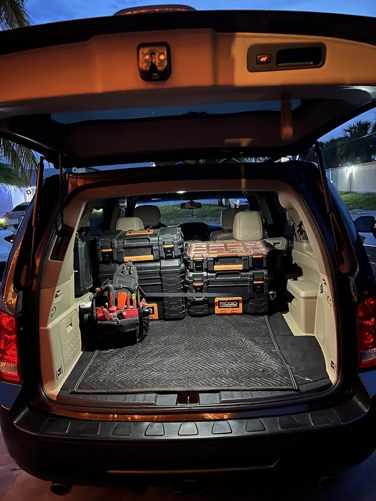 Slide of Carlos Handyman