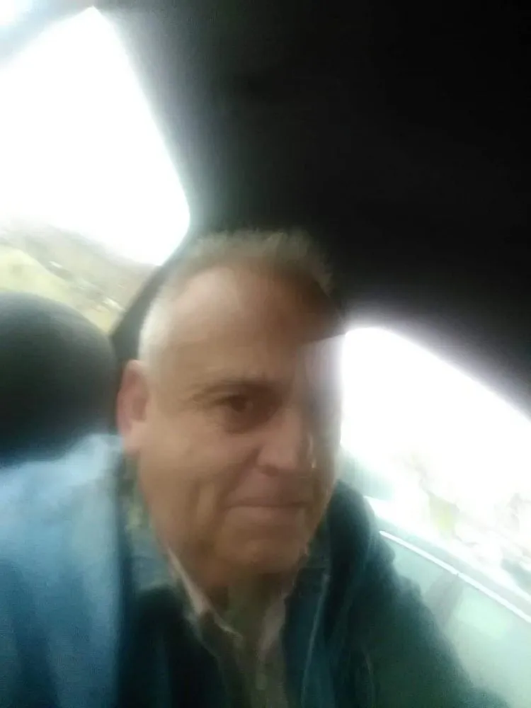 Slide of Carlos Sizemore