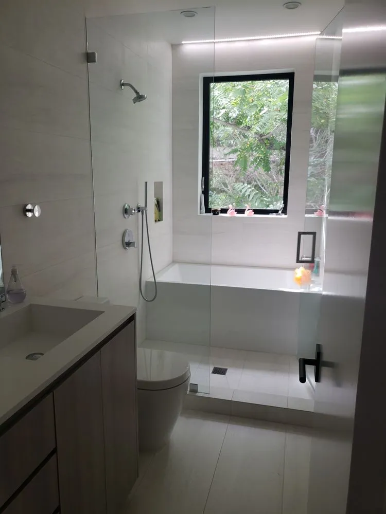 Reliable emergency plumbing experts serving Rolling Hills Estates, CA - Castillo's Building