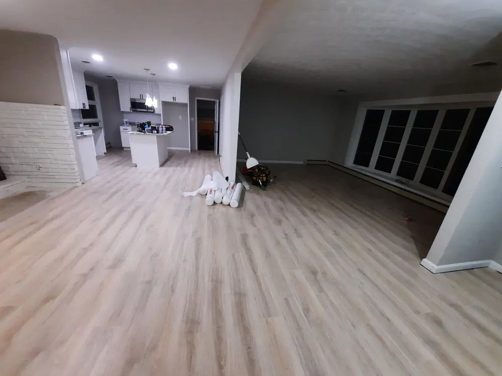 Slide of CastMart Multiservices