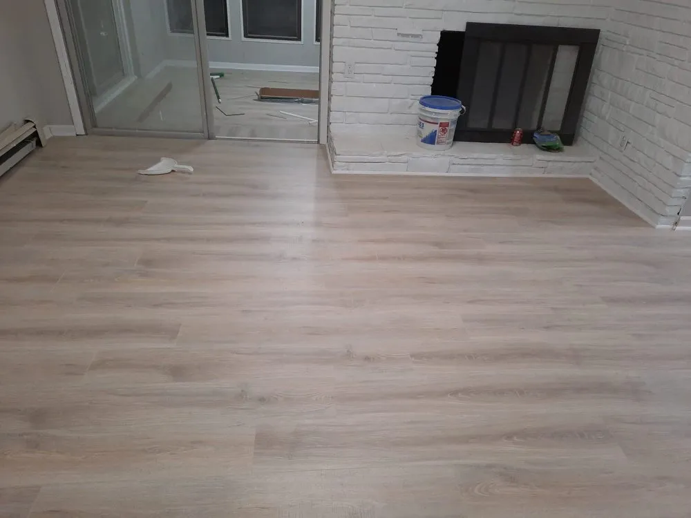 Slide of CastMart Multiservices