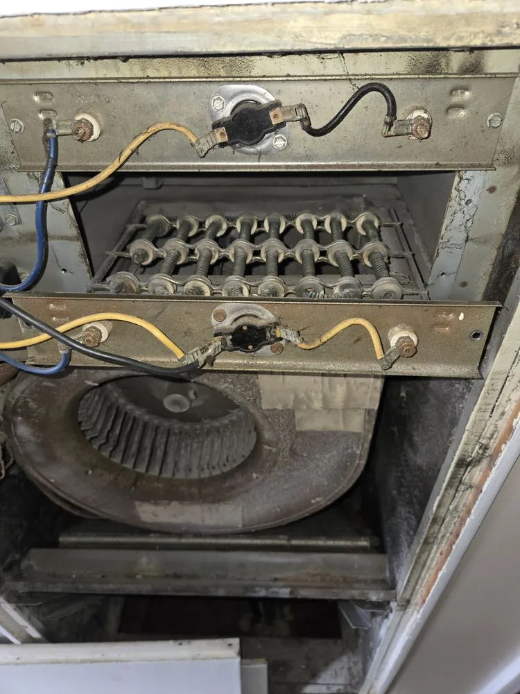 Slide of C&D Renovations and Automotive