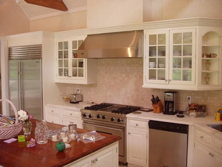 Slide of Center Island Contracting