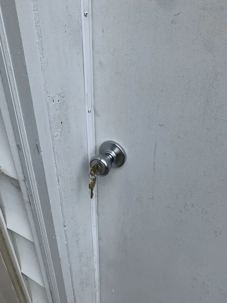 Top-rated leak detection for homes in Sugarcrk Township, OH by Centerville Garage Doors