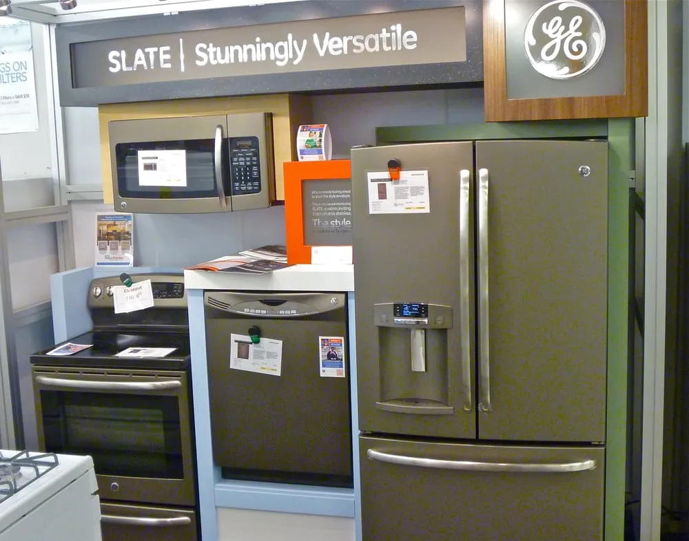 Slide of Charlie's Hardware & Rental