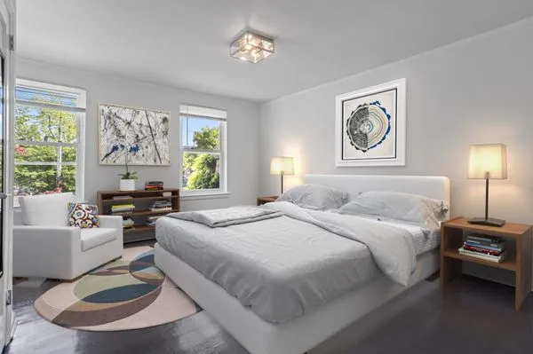 Chartered General Contractors Logo