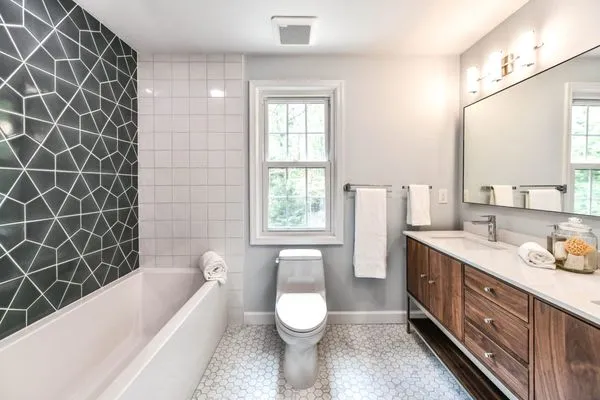 Chris Green Quality Service Logo