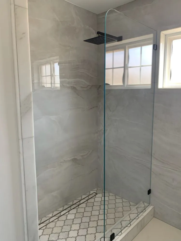 Slide of Chuy's Plumbing