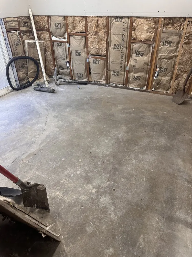 Slide of Chuy's Plumbing