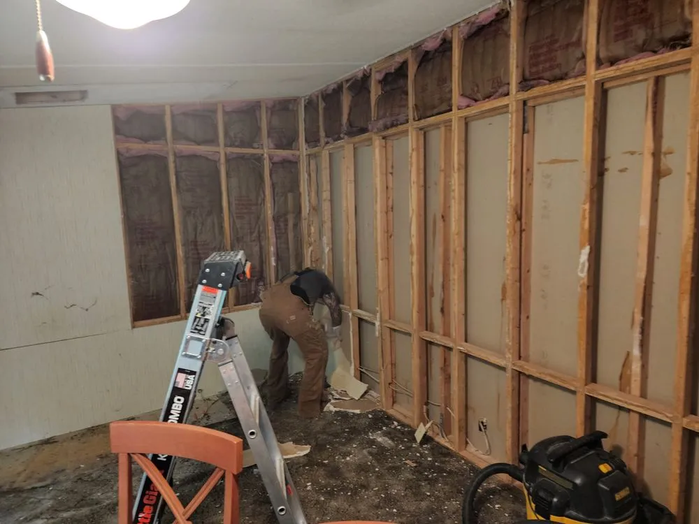 Slide of Claras Handymans services