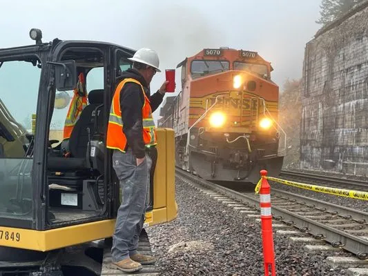 Clearwater Contracting Logo