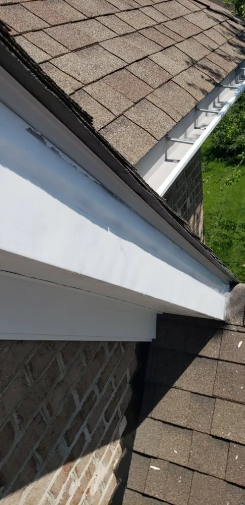 Slide of Clewis Renovations