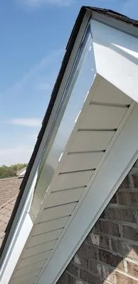 Clewis Renovations Logo