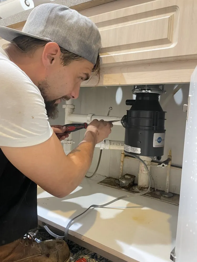 Professional water heater service experts serving St. Petersburg, FL - Clog Kings