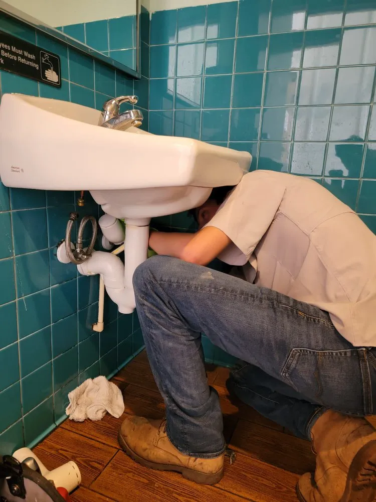 Reliable emergency plumbing service in St. Petersburg, FL - Clog Kings