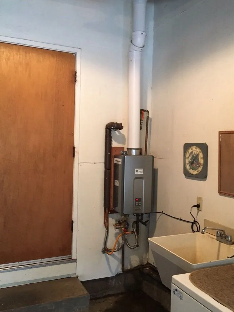 Quality water heater service experts serving Magalia, CA - Clover Plumbing Service