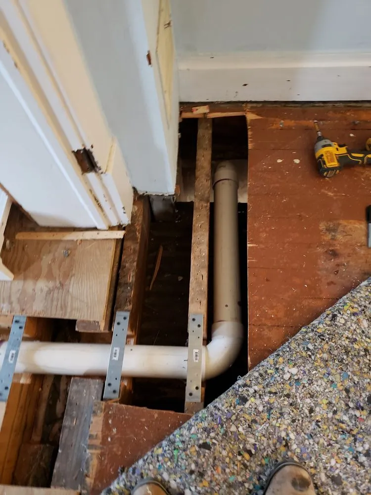 Expert pipe repair experts serving Columbus, OH - Complete Home Maintenance