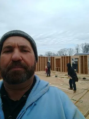 Constantly Running Logo