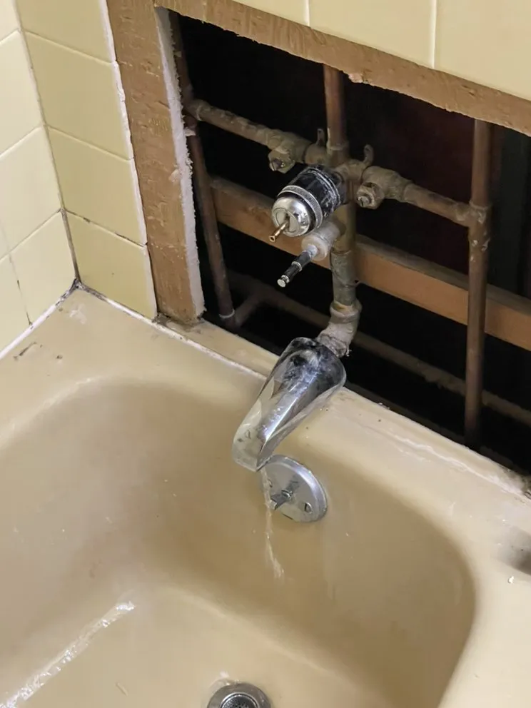 Slide of Construction and Services Hernandez