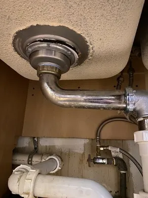 Construction and Services Hernandez Logo