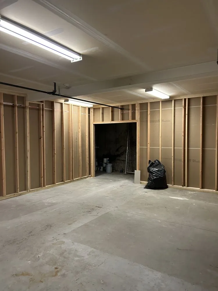 Slide of Construction Canelas