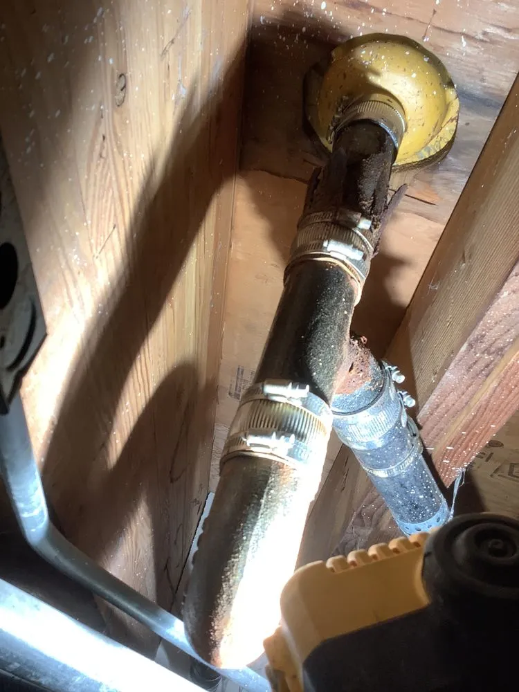 Slide of Cortes plumbing and repairs