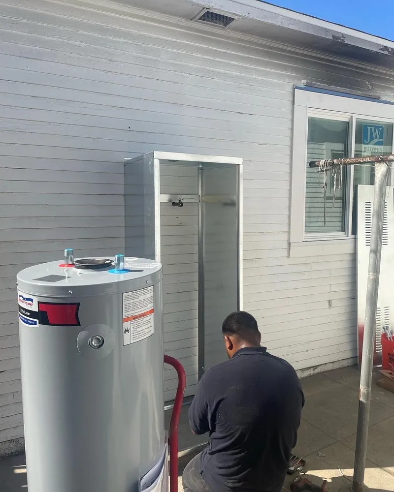 Emergency emergency plumbing in Burbank, CA by Cosio's Plumbing Services