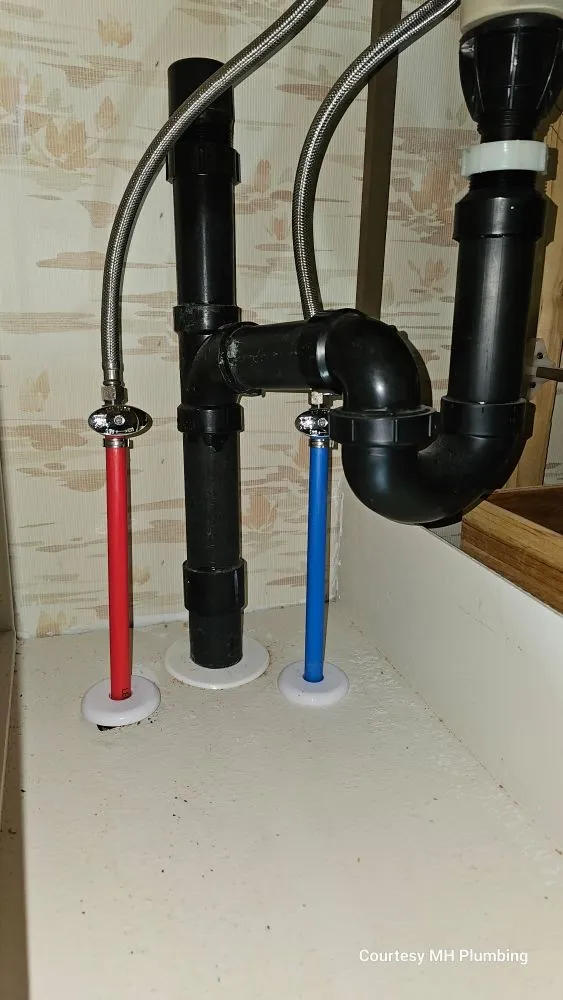 Quality water heater service for homes in Phoenix, AZ by Courtesy Manufactured Home Plumbing