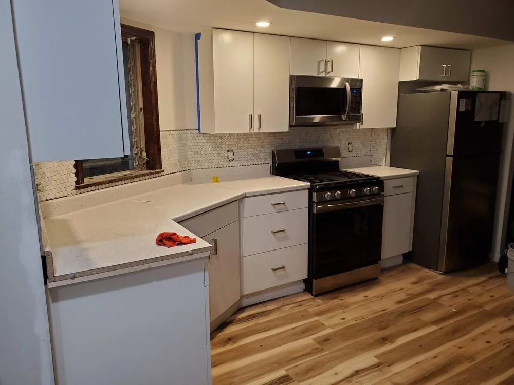 Slide of Creativos Constrution