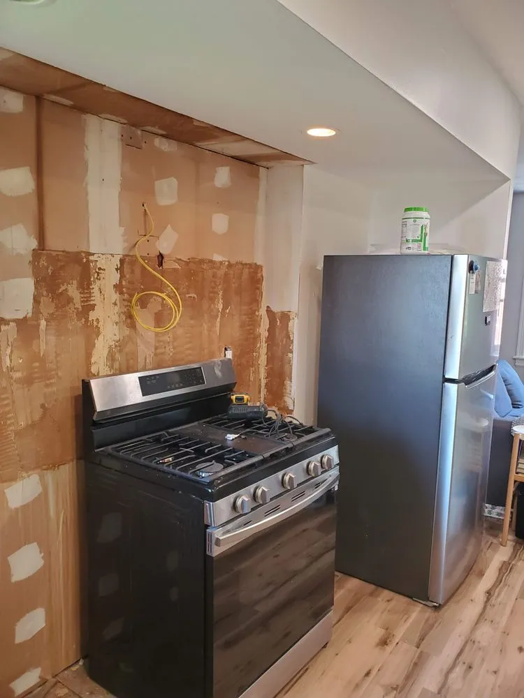 Slide of Creativos Constrution