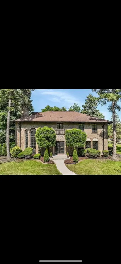 Slide of Croon Contracting