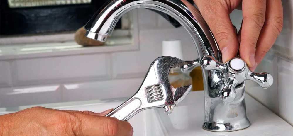 Slide of Curly's Big Blade Plumbing