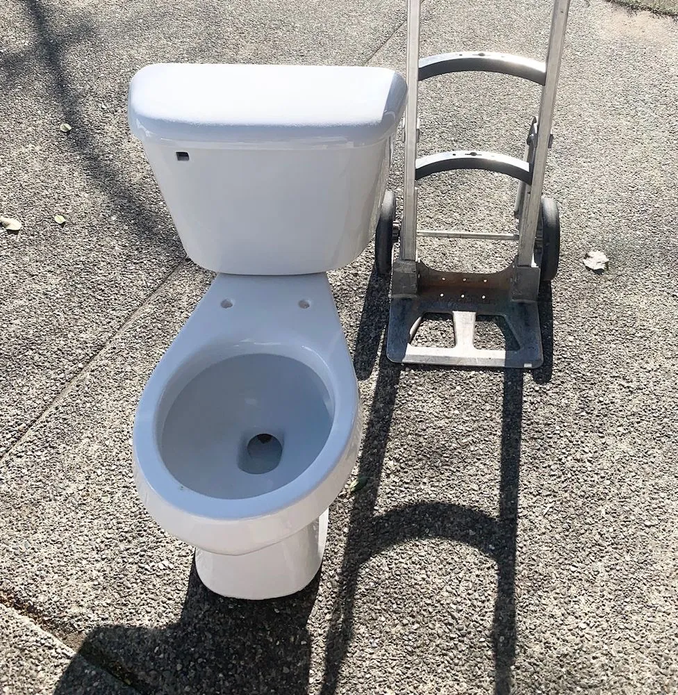 Slide of Curoso Plumbing